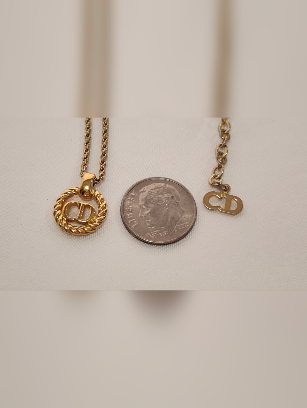 Authentic vintage Christian Dior CD Logo Round Twist Pendant Necklace - Picture 9 of 10